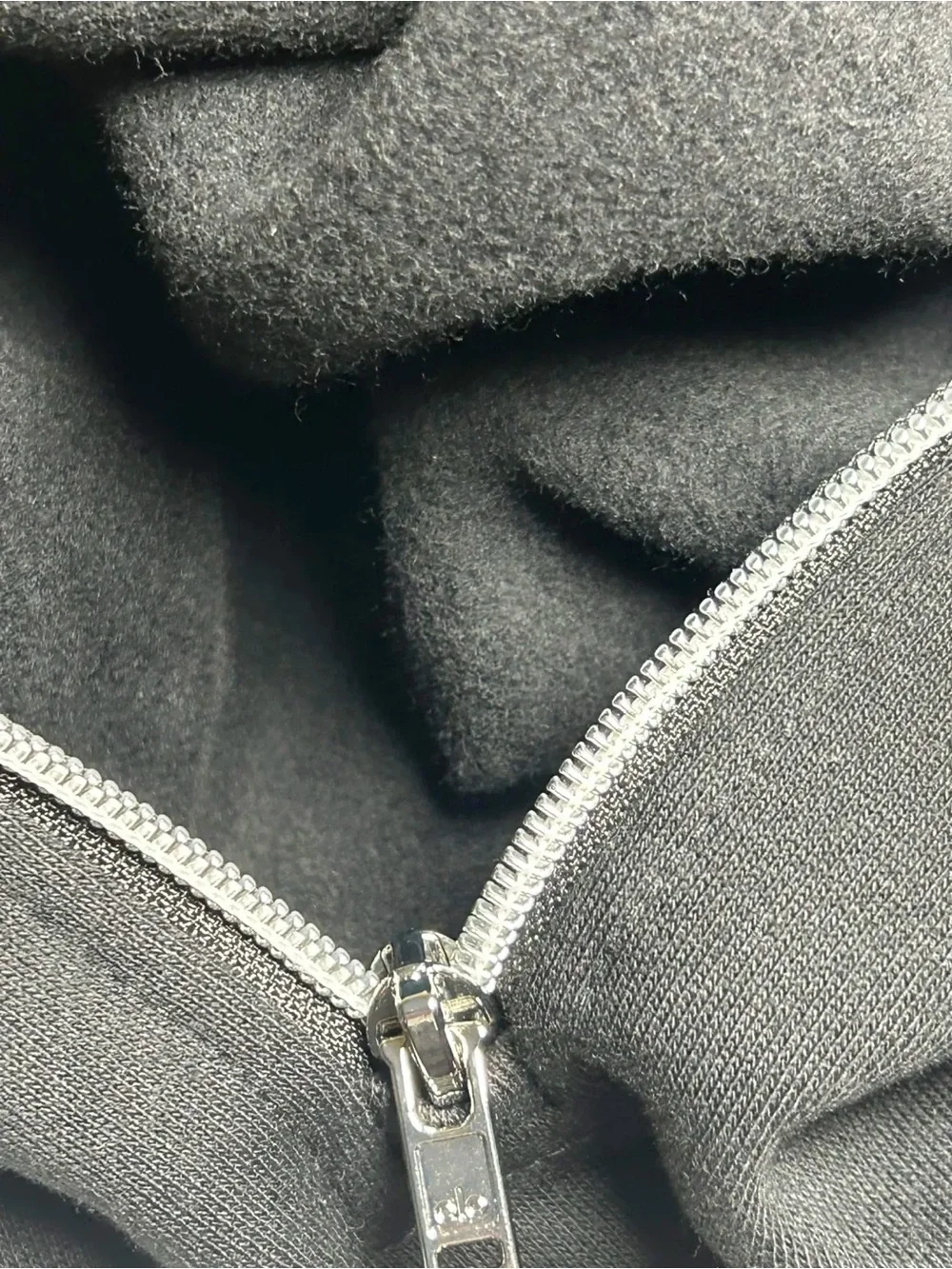 ALO Yoga Men’s Black Half-Zip Pullover